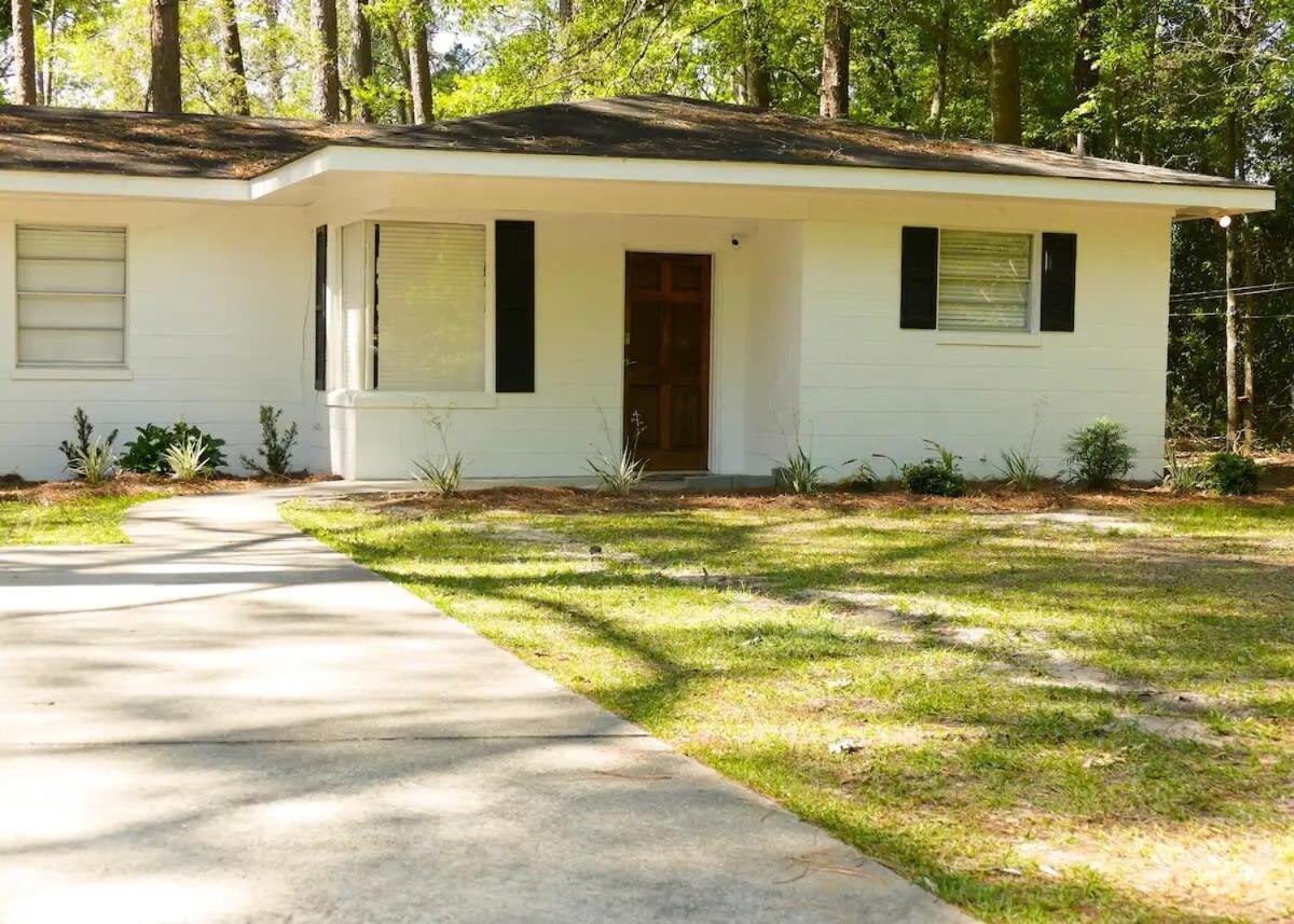 Comfortable Cottage On The Blue Mile - Close To Gsu! Statesboro Exterior foto